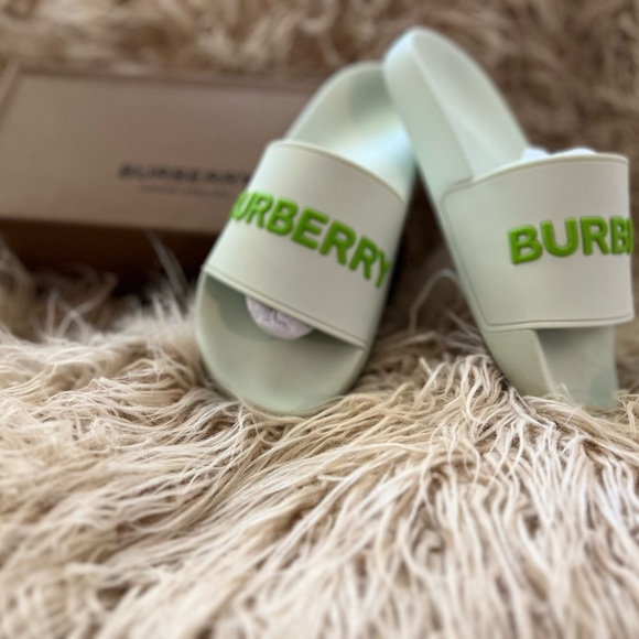 Burberry slides - Picture 6 of 7